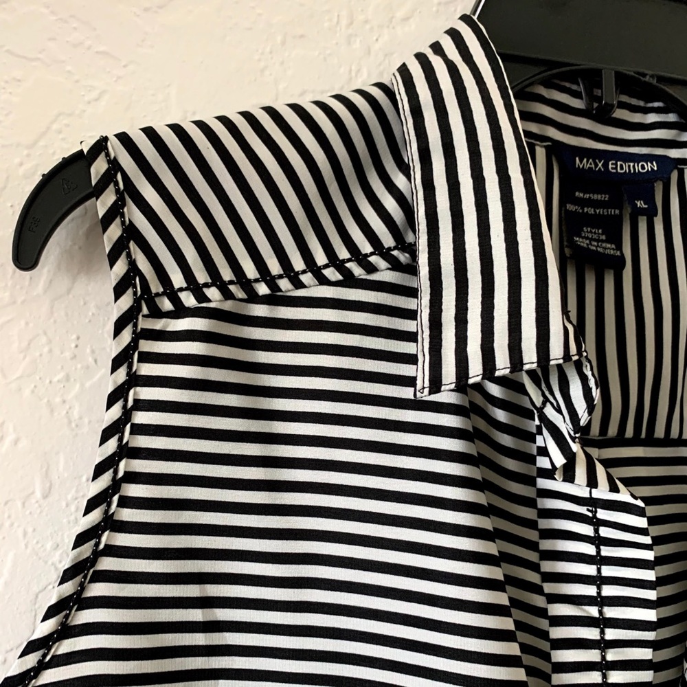 Stripes Sleeveless Blouse - Picture 4 of 6